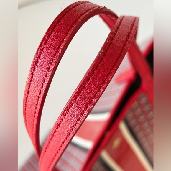 Tory Burch Gemini Link Large Red Logo Coated Canvas Vinyl Tote Bag - Picture 6 of 16